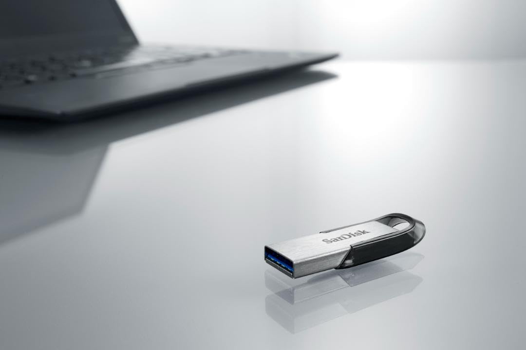 SANDISK 32GB Ultra Flair USB 3.0 Flash Drive - SDCZ73-032G-G46