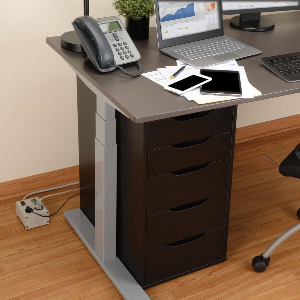 Tripp Lite ISOBAR6ULTRA Isobar 6 Outlet Heavy Duty Power Strip Surge Protector, 3330 Joules, 6ft Cord, Flat Plug, Metal Power Strip, Industrial Garage Work Shop Bench, Under Desk and Wall Mountable