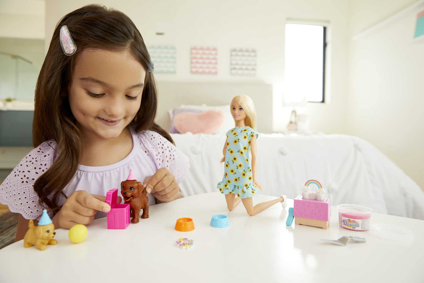 Barbie Doll & Pets Set, Blonde with Mommy Dog, 3 Newborn Puppies with Color-Change Feature & Pet Accessories