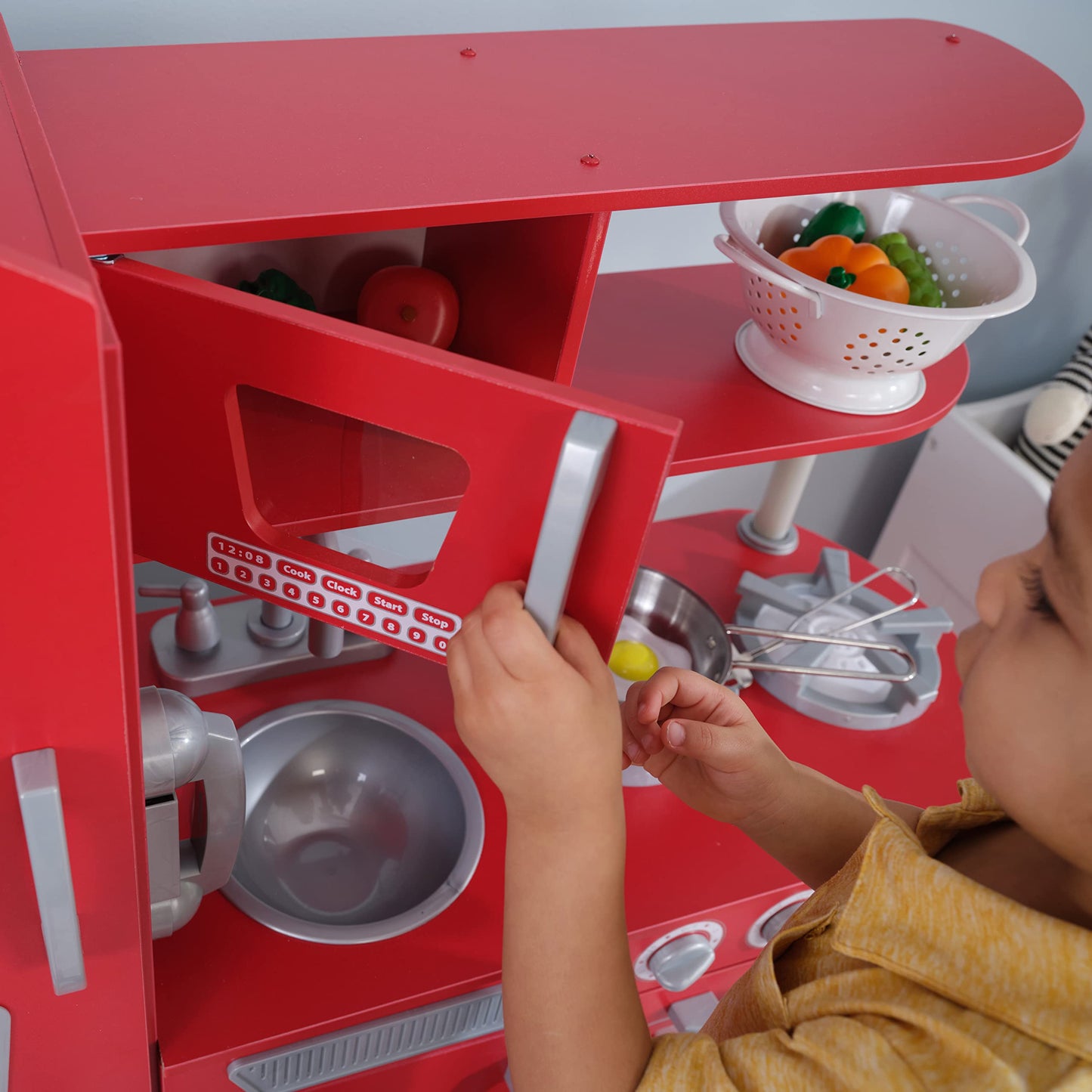 KidKraft Vintage Wooden Play Kitchen with Pretend Ice Maker and Play Phone, White