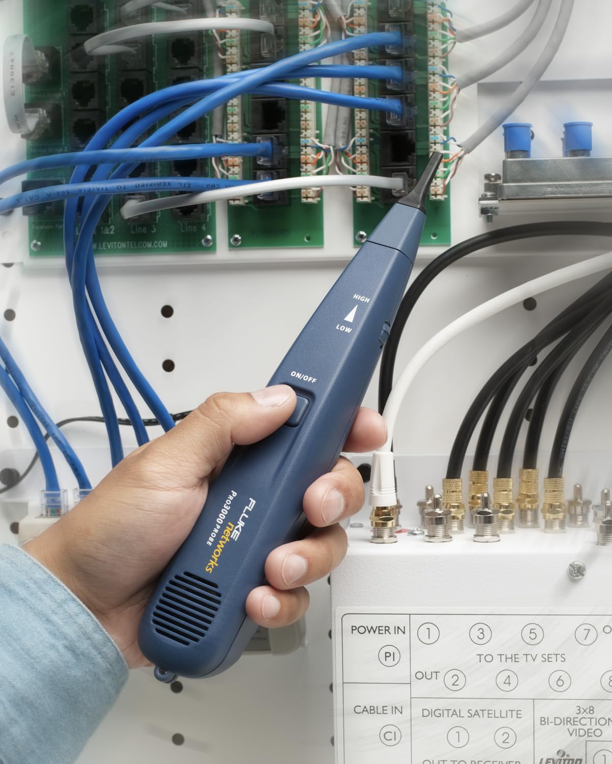 Fluke Networks 26000900 Pro3000 Tone Generator and Probe Kit with SmartTone Technology