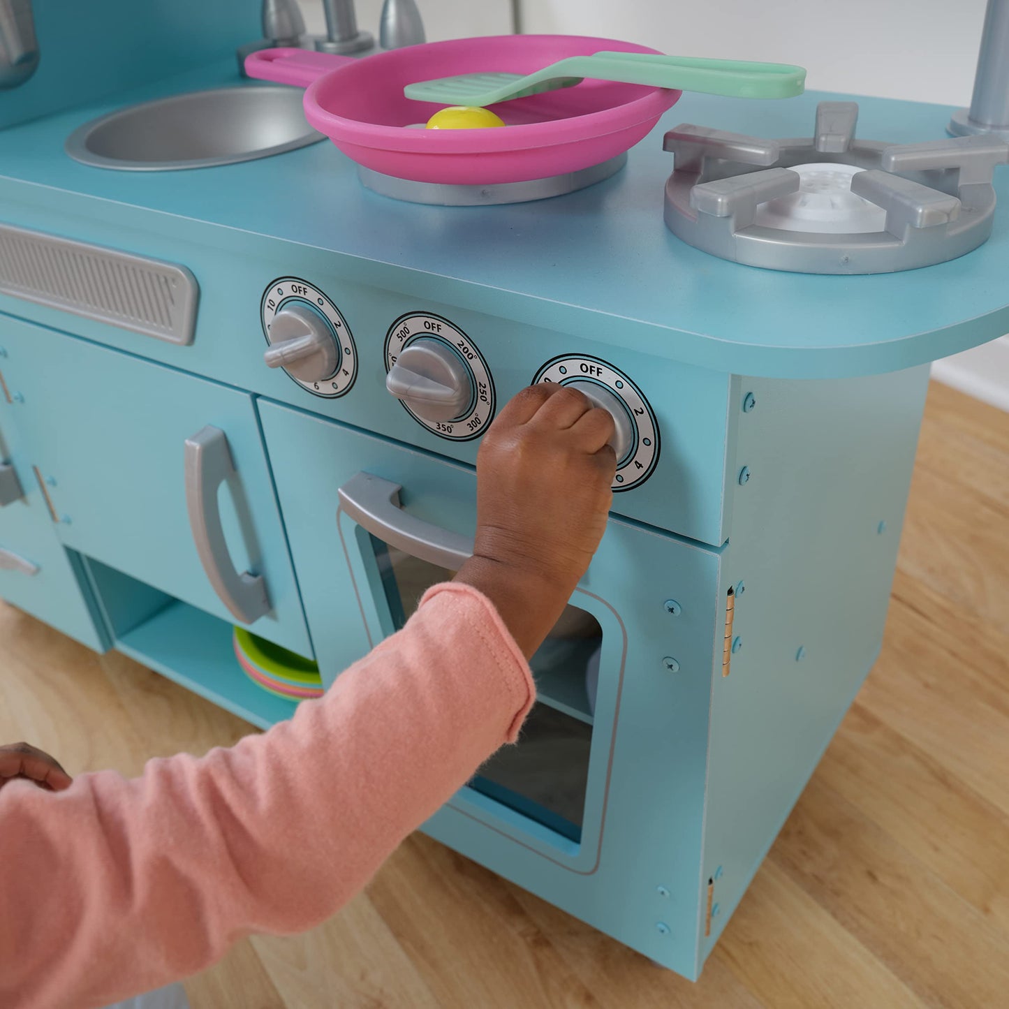 KidKraft Vintage Wooden Play Kitchen with Pretend Ice Maker and Play Phone, White