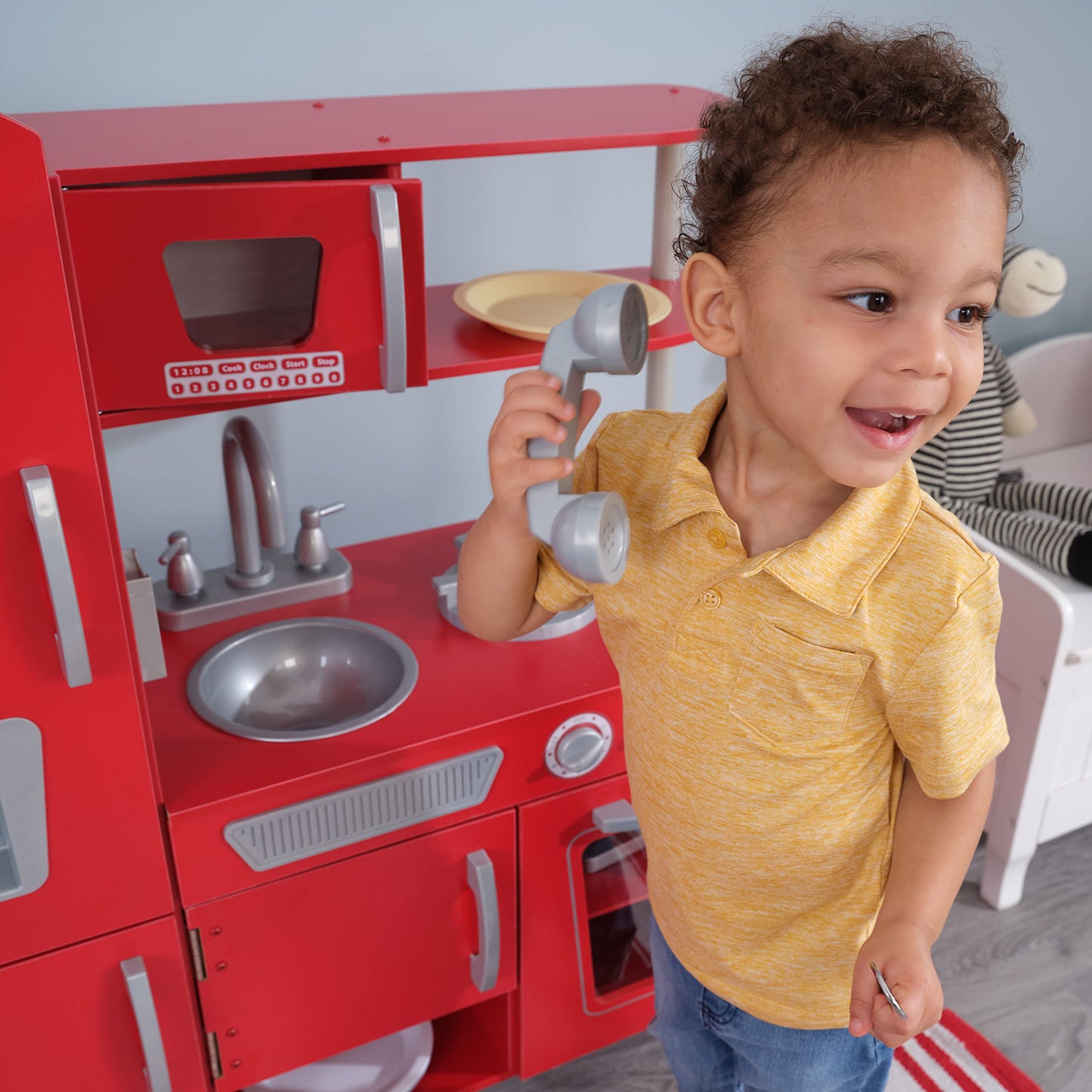 KidKraft Vintage Wooden Play Kitchen with Pretend Ice Maker and Play Phone, White