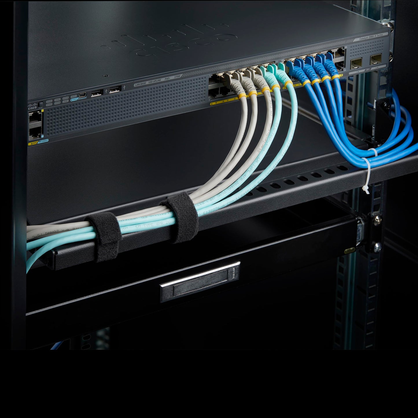 StarTech 10-Pack Horizontal Lacing Bar with 2in (5.1cm) Offset at 75 Degrees, Server Rack Cable Management, 19" Network Rack-Mount Cord Organizer, TAA
