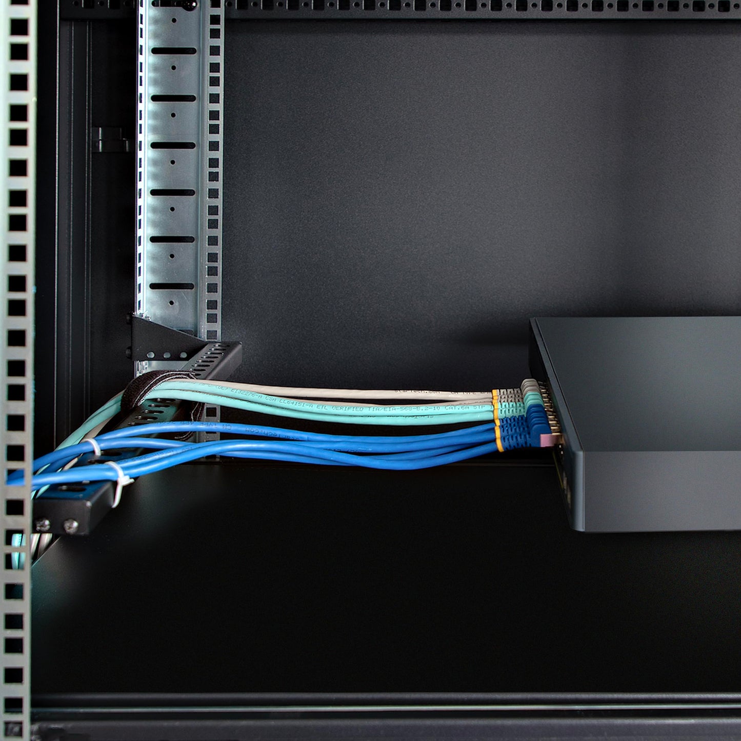 StarTech 10-Pack Horizontal Lacing Bar with 2in (5.1cm) Offset at 75 Degrees, Server Rack Cable Management, 19" Network Rack-Mount Cord Organizer, TAA