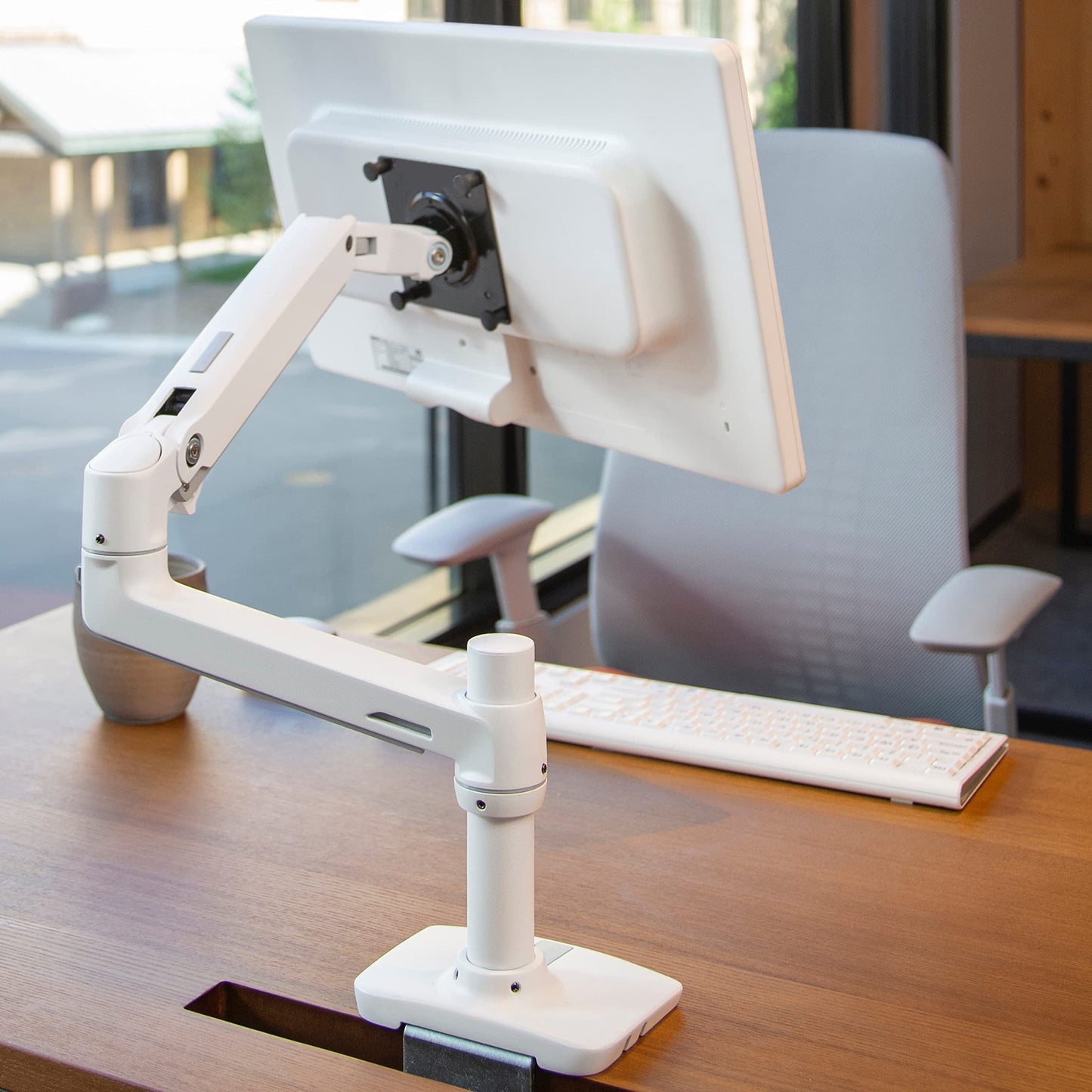 Ergotron – LX Monitor Arm, Single Monitor Desk Mount – fits Flat Curved Ultrawide Computer Monitors up to 34 Inches, 7 to 25 lbs, VESA 75x75mm or 100x100mm – Polished Aluminum