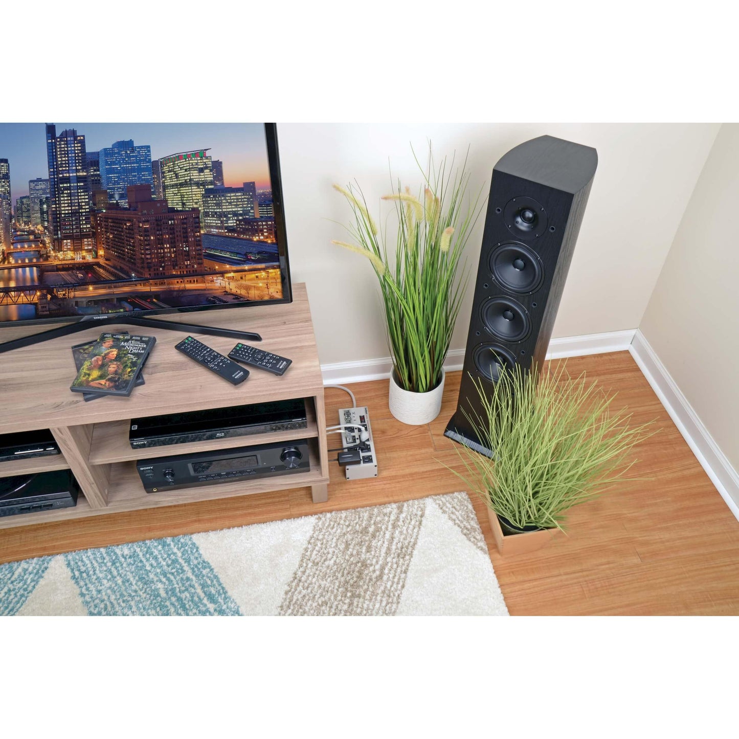 Tripp Lite ISOBAR6ULTRA Isobar 6 Outlet Heavy Duty Power Strip Surge Protector, 3330 Joules, 6ft Cord, Flat Plug, Metal Power Strip, Industrial Garage Work Shop Bench, Under Desk and Wall Mountable