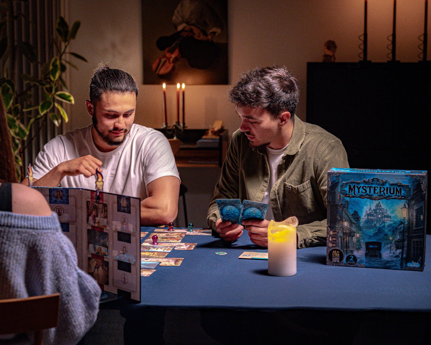 Asmodee Mysterium Board Game - Enigmatic Cooperative Mystery Game with Ghostly Intrigue, Family Fun for Kids & Adults, Ages 10+, 2-7 Players, 42 Minute Playtime